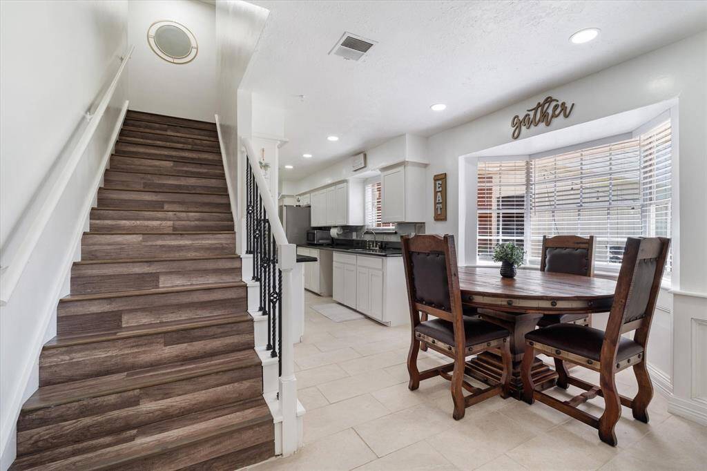Breakfast nook