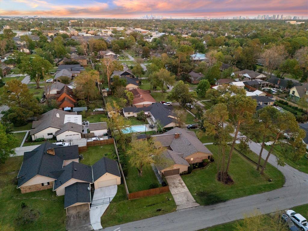 Western Oaks neighborhood is a hidden gem in the center of Spring Branch.