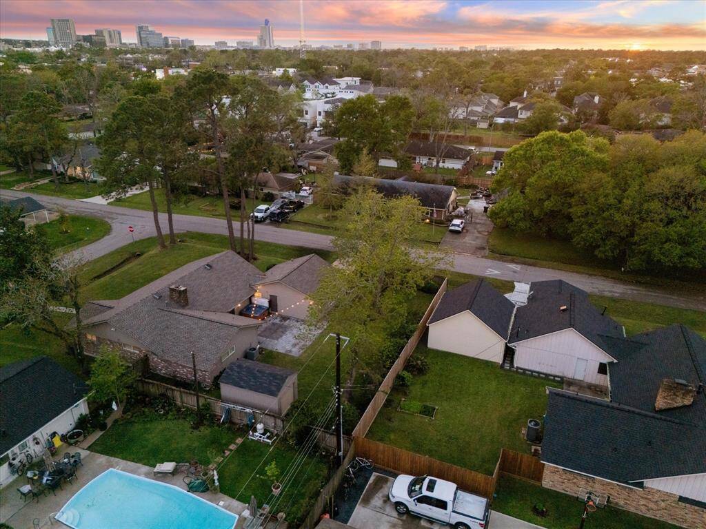 Meticulously maintained corner lot!