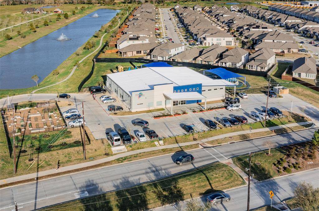 this is Explorers Academy right here in the subdivision , also owned by a home owner here in Meridiana