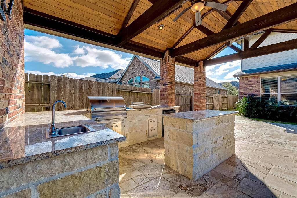 Outdoor kitchen
