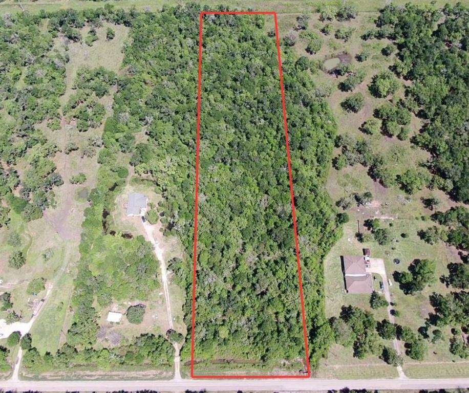 10 unrestricted acres! (boundary lines are approximate)