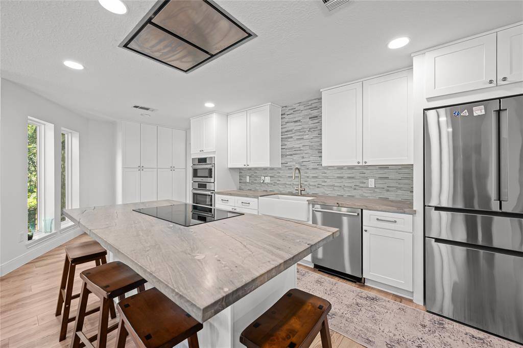 Kitchen/Island