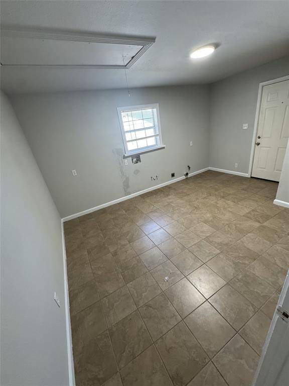 Large Mud/Utility Room Many Possibilities