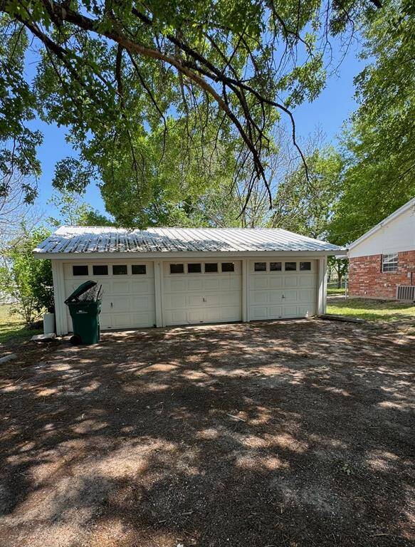 3 Car Garage