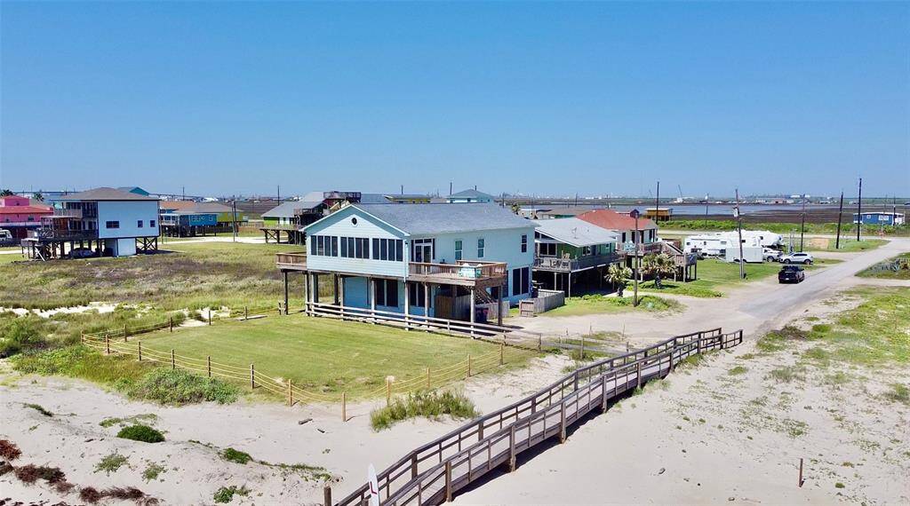 Not many beachfront homes have a beautiful, usable front yard!