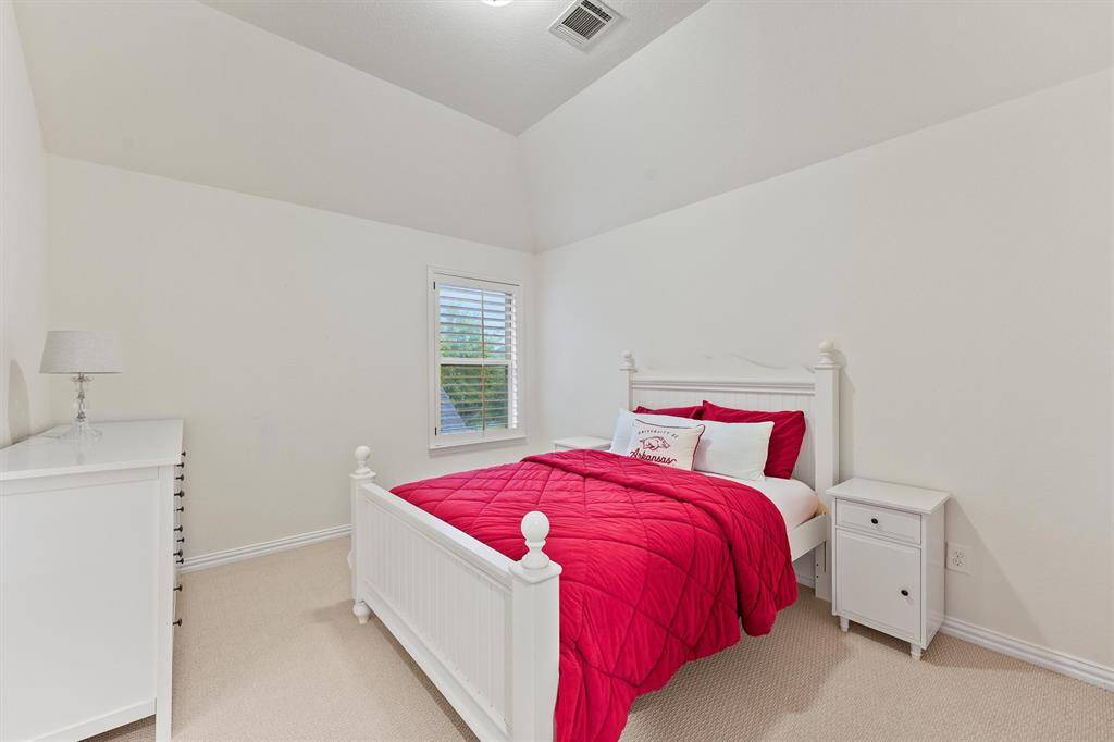 Additional bedroom