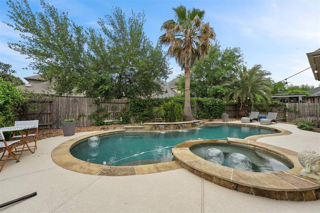Beautiful pool & spa