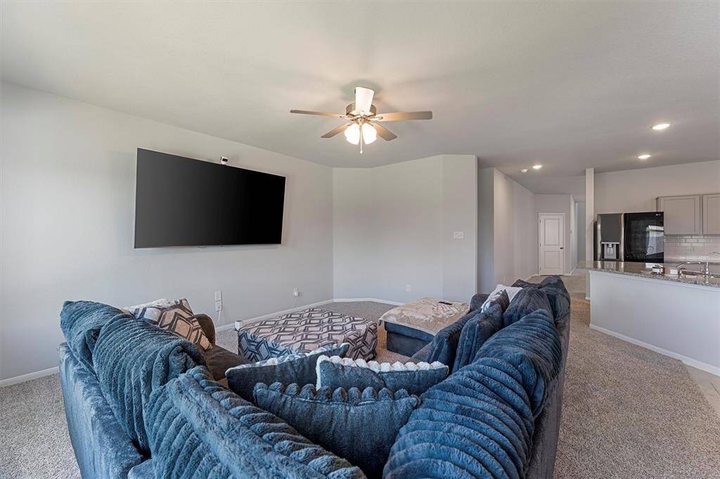 Open Concept, perfect for entertaining.