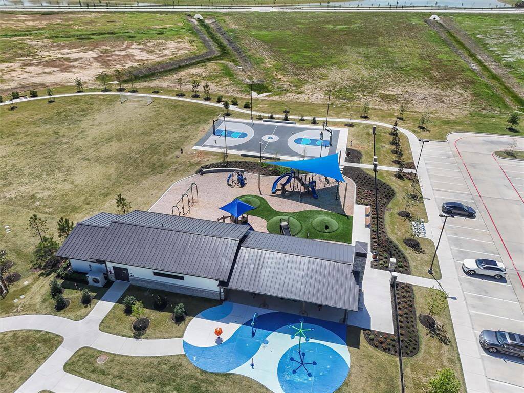 Stay active with multiple tennis courts, pickleball courts, bocce ball courts, and relaxing outdoor lounge spaces perfect for gatherings.