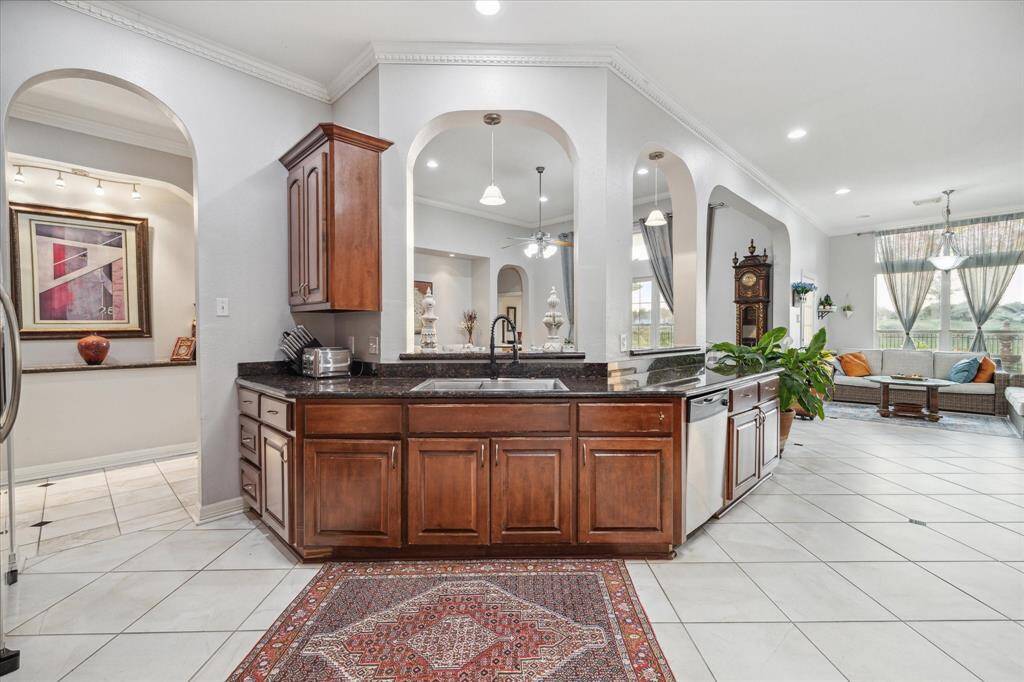 Notice how much wide open space there is to easily maneuver around your loved ones and guests around the kitchen.