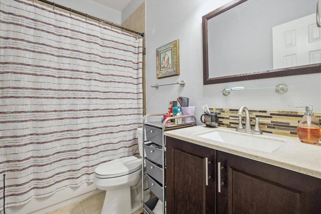Full guest bath one.