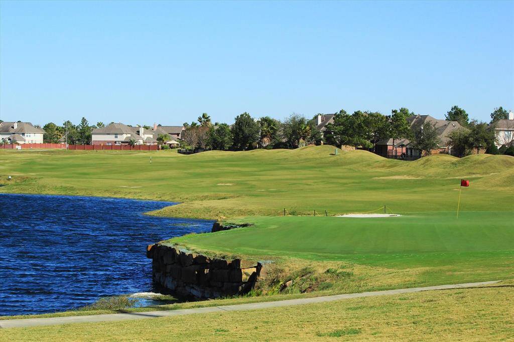 Want to take a nice walk or jog in the most peaceful surroundings?