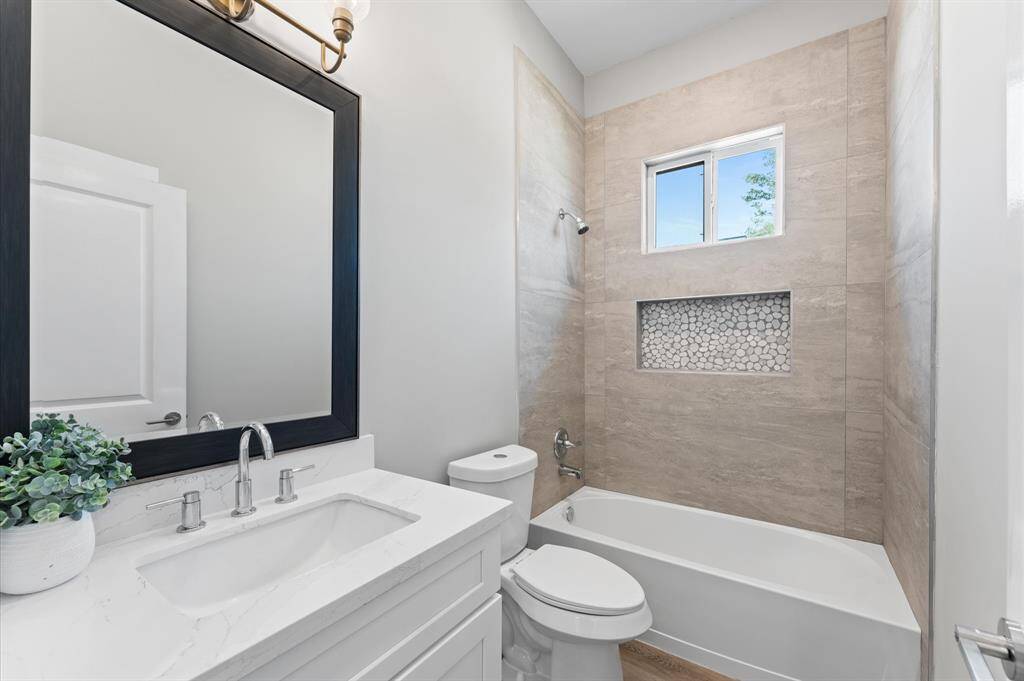 Second bathroom in the first floor