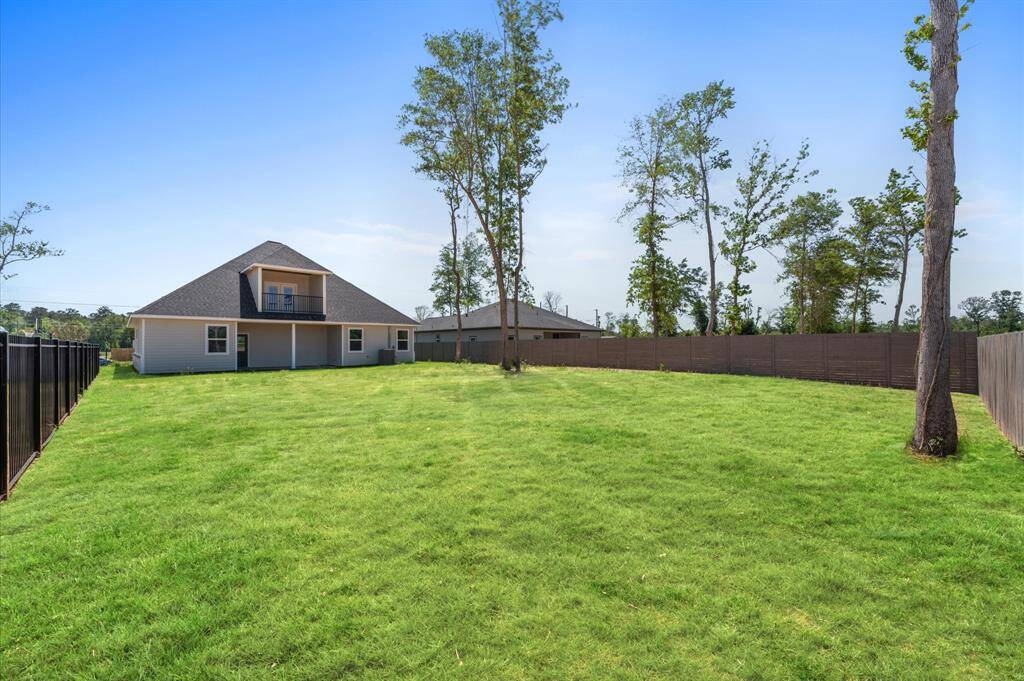 Massive 14,000 SF backyard with no back neighbors