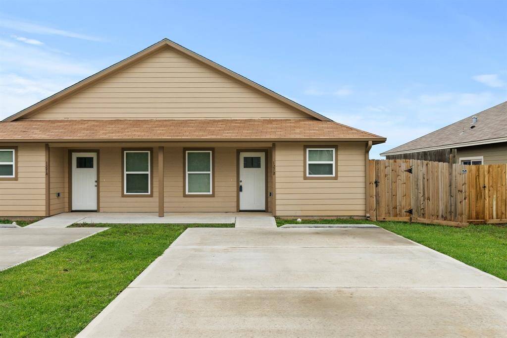 If You're looking at a single-story, low maintenance home this is perfect. It features, a front porch area, and a fenced yard. The property includes a concrete double driveway with room for your vehicles.