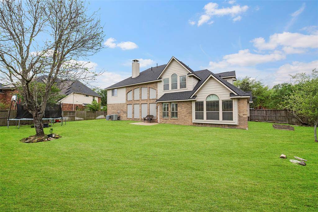 Plenty of room for creating an outdoor oasis