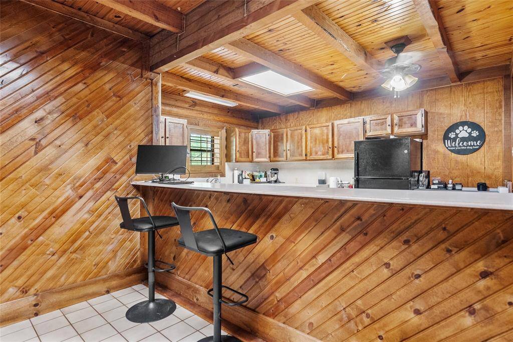 Bartop to kitchen