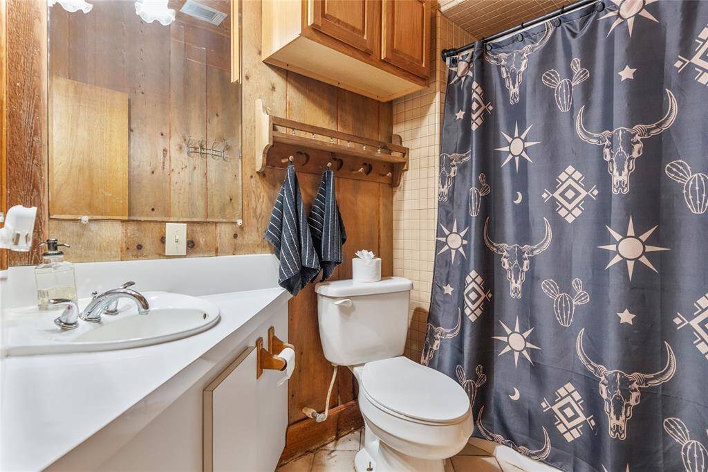 Secondary bathroom