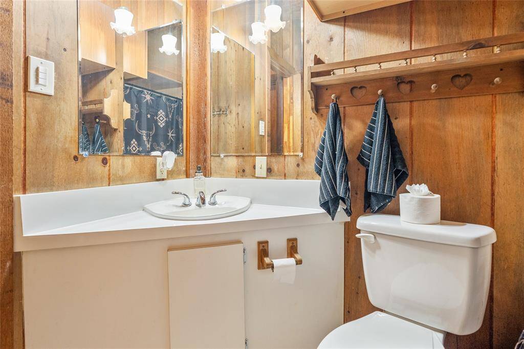 Secondary bathroom