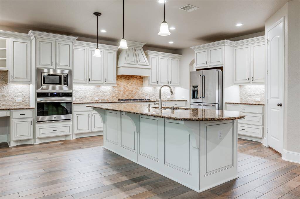 Great place for family to gather while preparing meals.