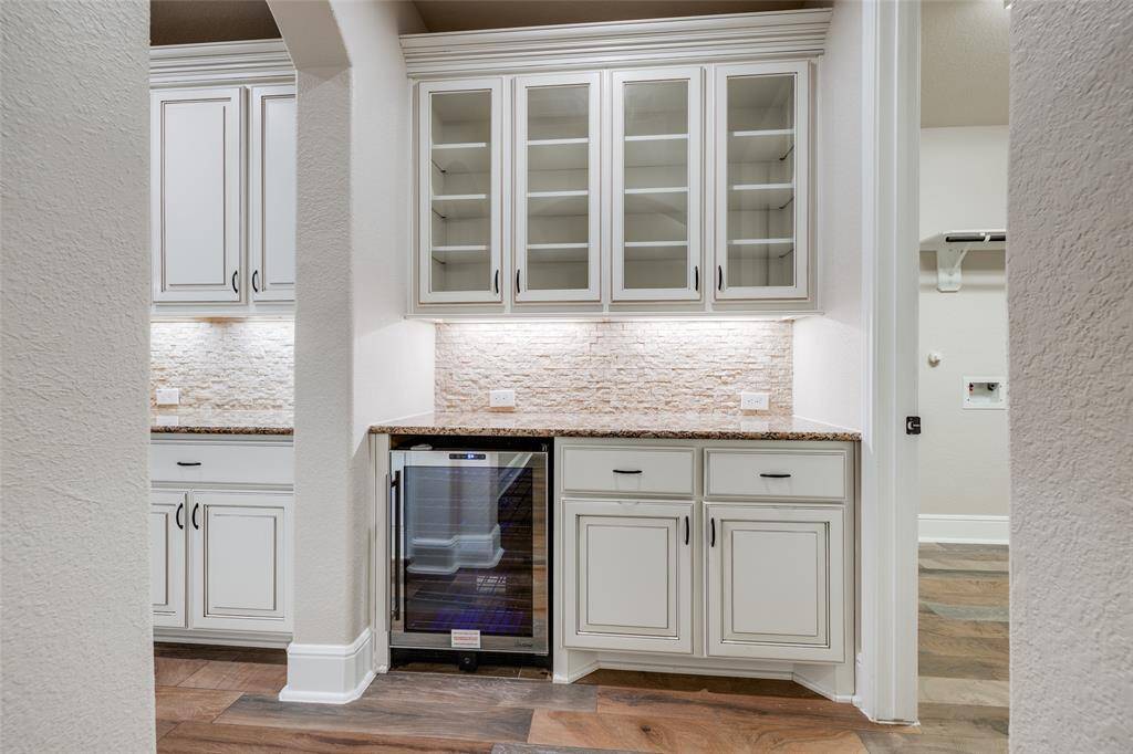 Beverage station with additional storage.
