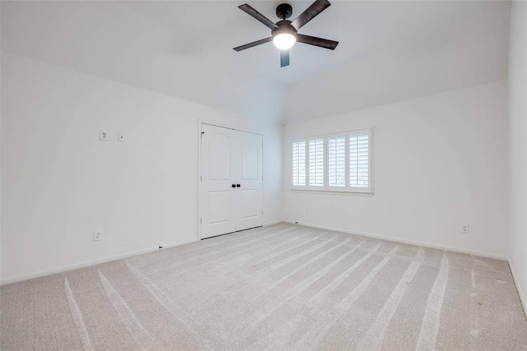 Third bedroom with sink.