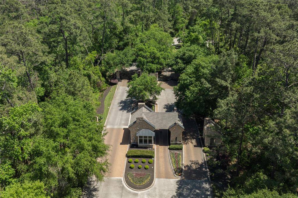 Welcome to Barrington's gated community.