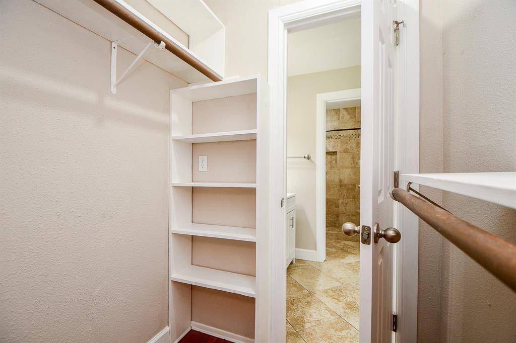 Walk in closet