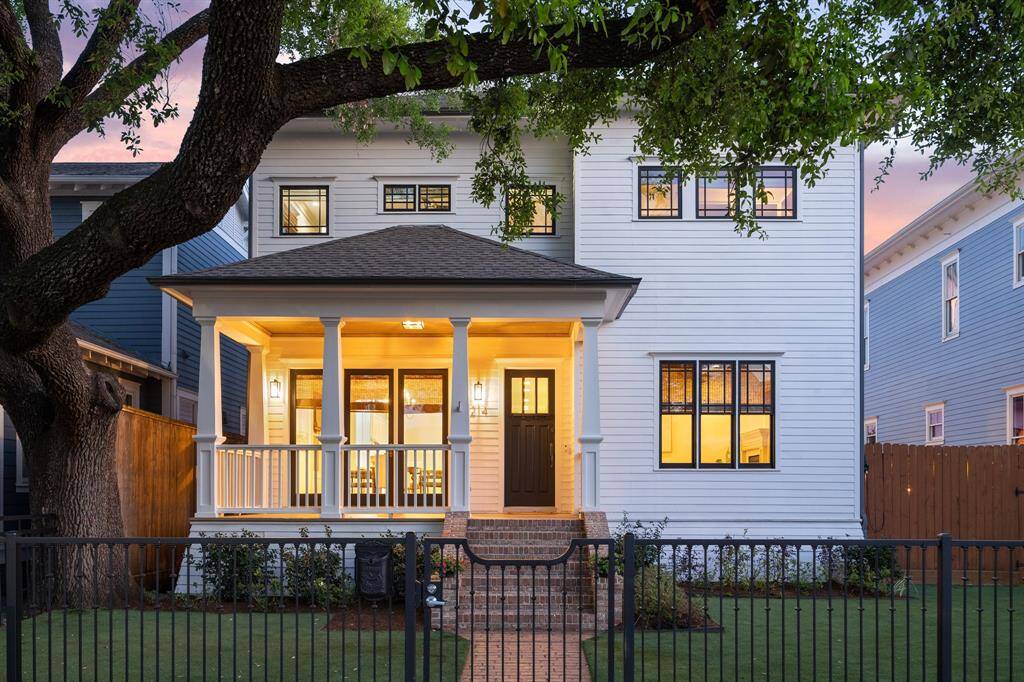 Move right into this beautifully updated four-bedroom, three-and-a-half-bathroom Houston Heights stunner featuring two levels of expansive interiors, attached baths in all bedrooms, manicured poolside outdoor space, and an attached two-car garage.