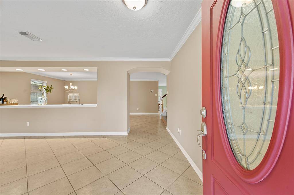 This Missouri City home offers a comfortable layout with great spaces for both everyday living and having people over.