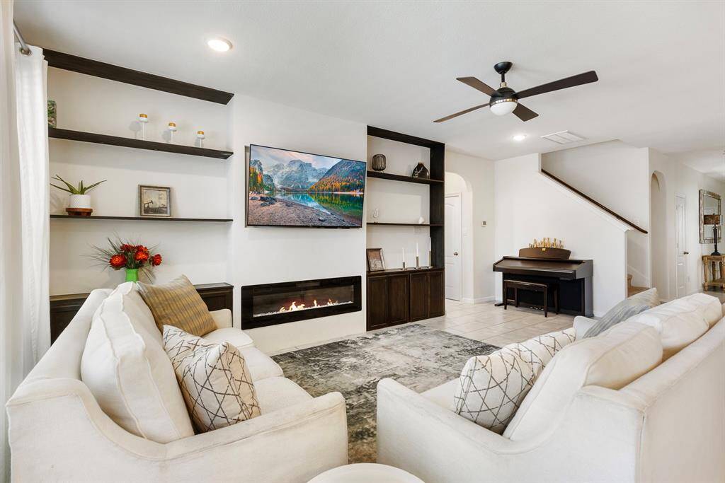 Another view of this beautiful living area.