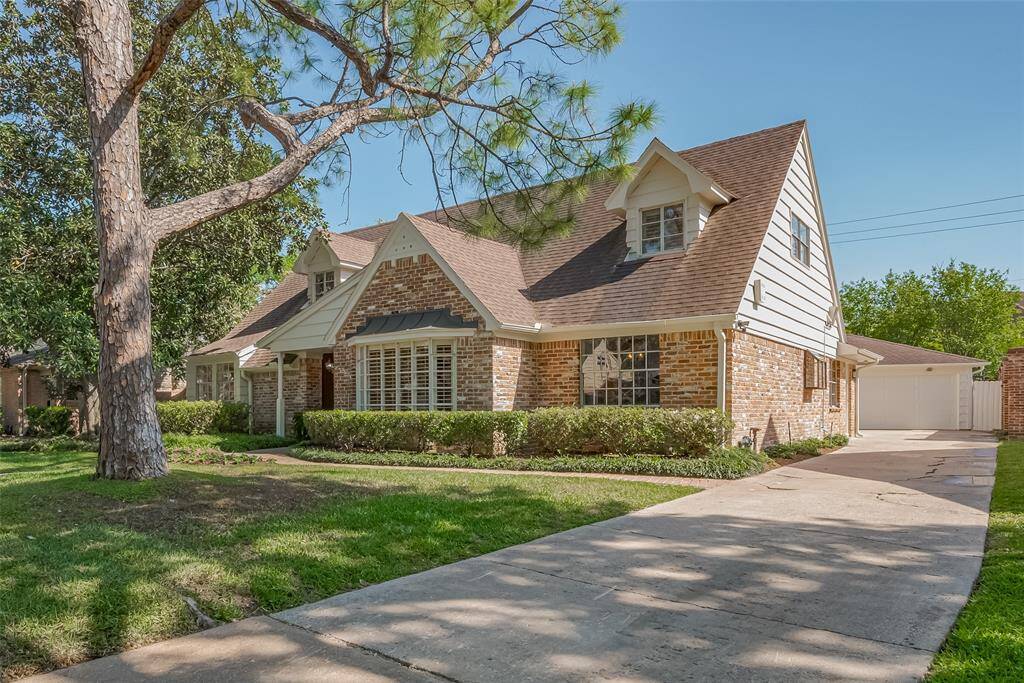 Great cul de sac location!