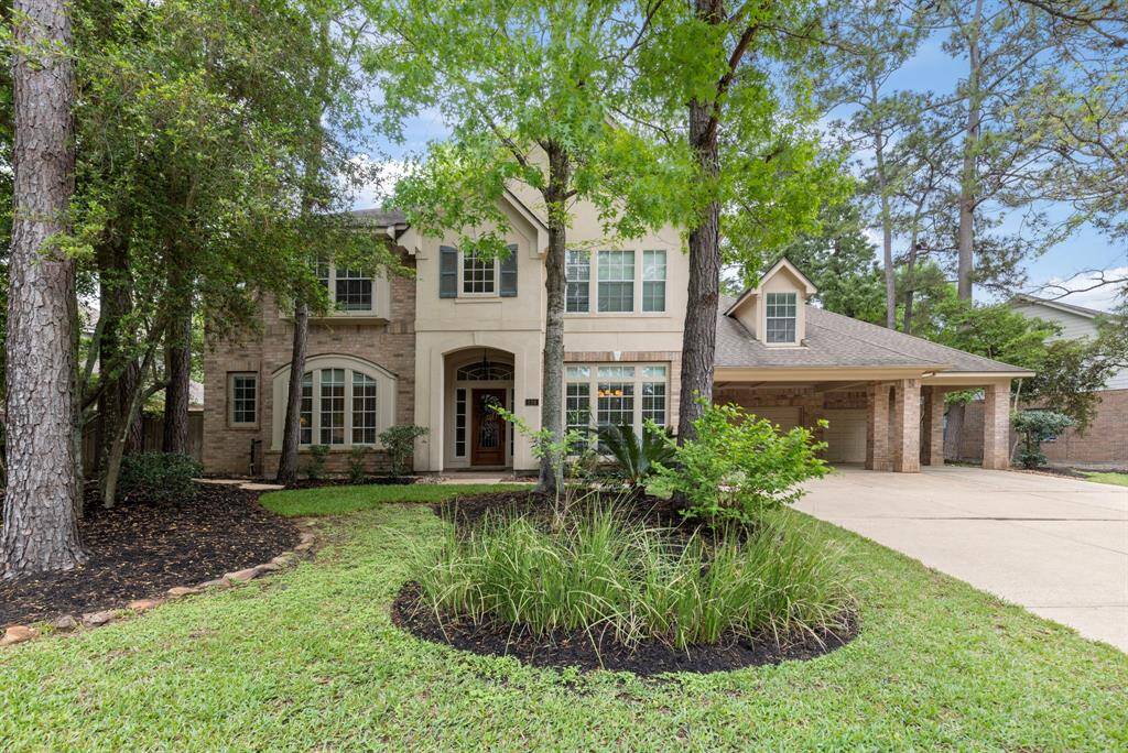 Welcome home to 126 W Slatestone Circle!