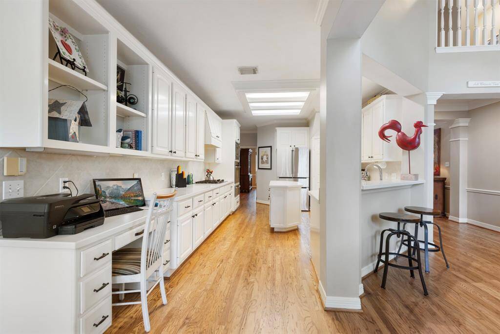 The breakfast bar is the perfect spot for a quick breakfast before school!