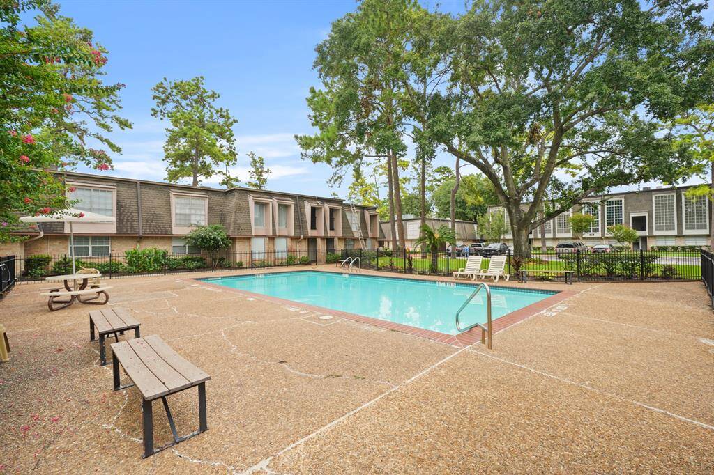 Take a dip in the sparkling pool, or hang out and enjoy the beautiful Texas sunset with your guests!