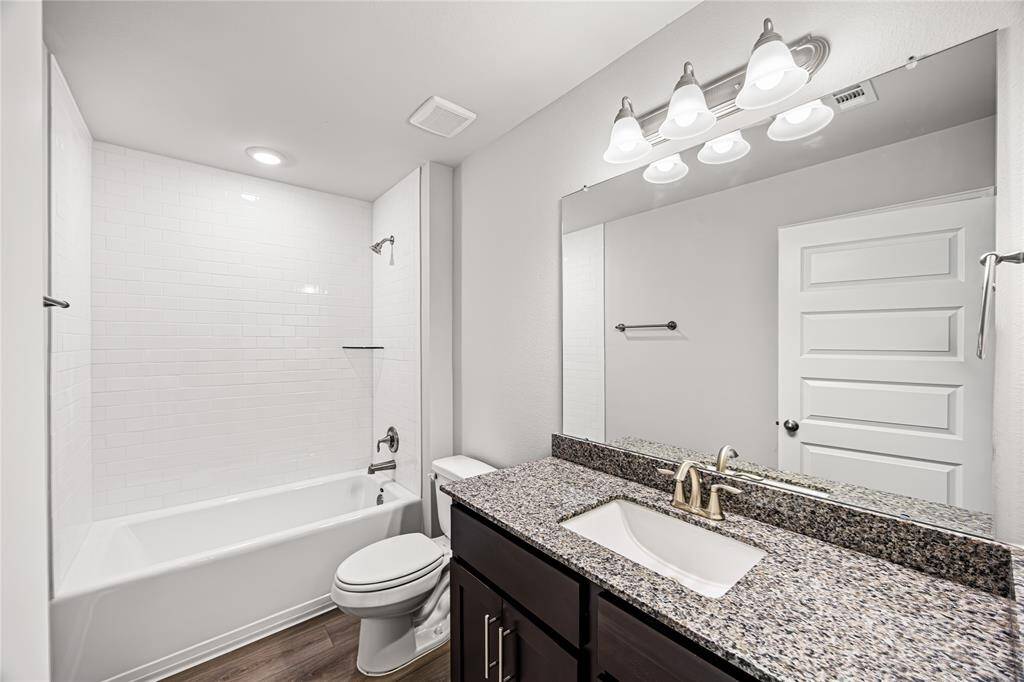 Secondary Full Bath