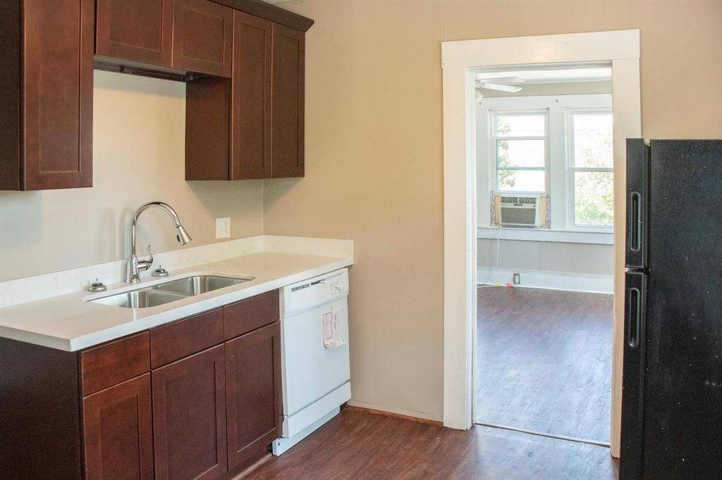 Unit A (triplex) Bathroom