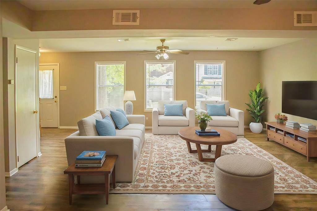 1306 20th St. Living Room (virtually staged)