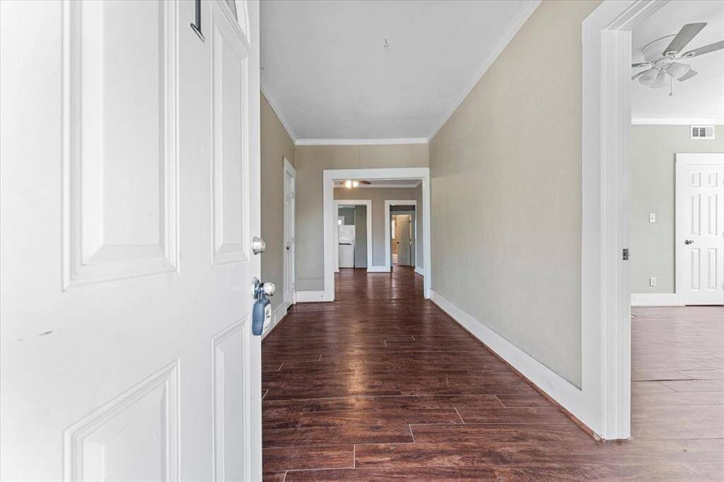Unit A (triplex). Fresh updates and neutral color tones.