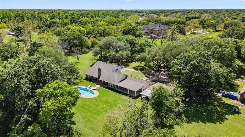 Rare opportunity for some peace and quiet. Property is on a private, minimal traffic street. Off the beaten path, quiet, private and peaceful.
