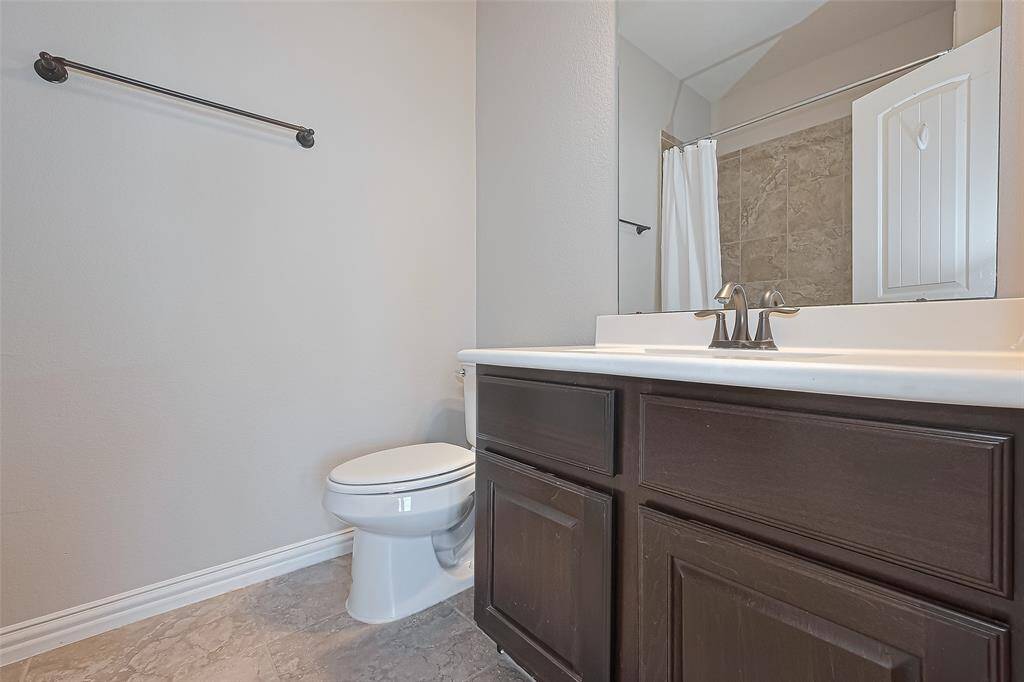 Full Bathroom Upstairs with Tub/Shower