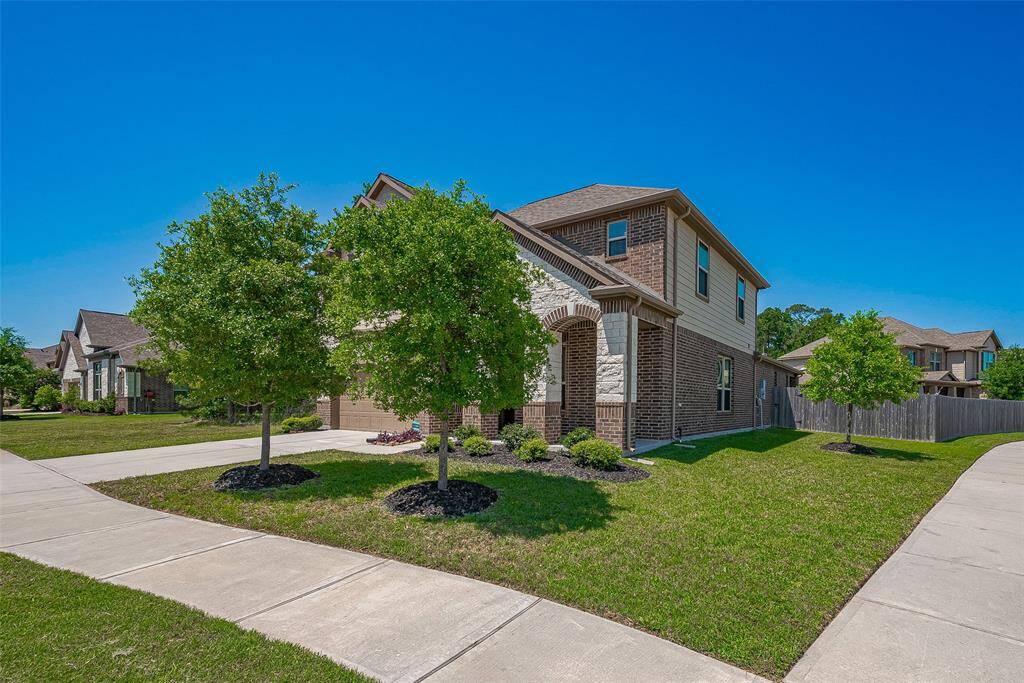 Huge corner lot