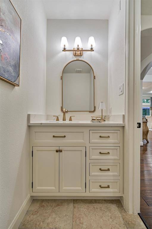 Newly remodeled half bath for guests