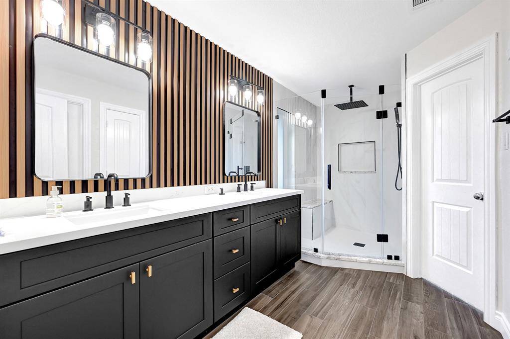 Gorgeous master bath with walk in shower
