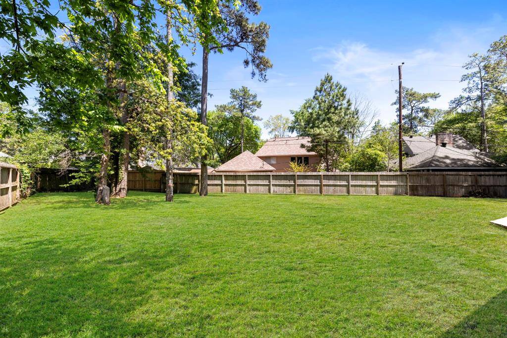 There’s plenty of space for kids and pets to run, play, and enjoy the outdoors.