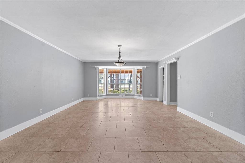 Large Dining Area off the kitchen