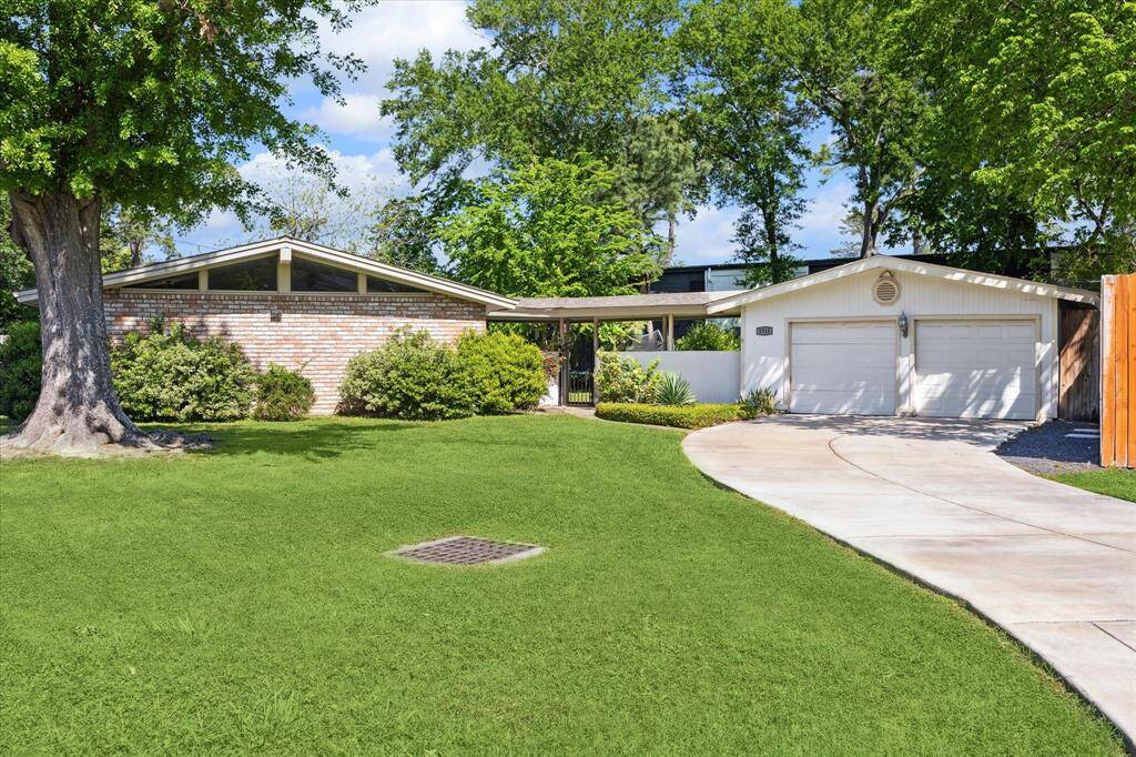 Welcome to 1515 Durango Drive! This mid-century gem is nestled in the Spring Branch neighborhood of Western Oaks.