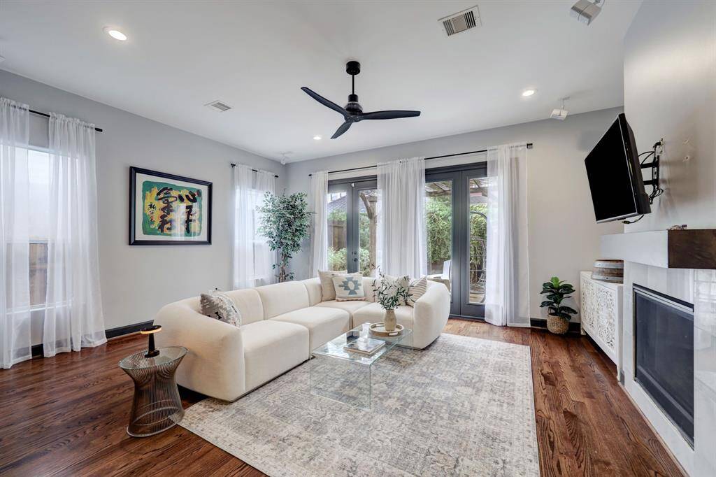 Another view of the living room.