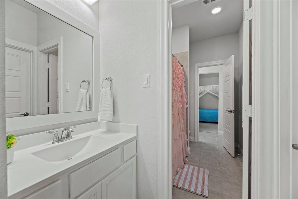 Jack and Jill Secondary Bathroom